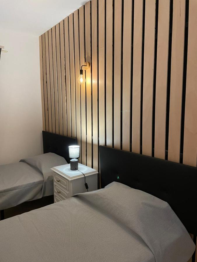Travellers Guesthouse Lagos Dış mekan fotoğraf