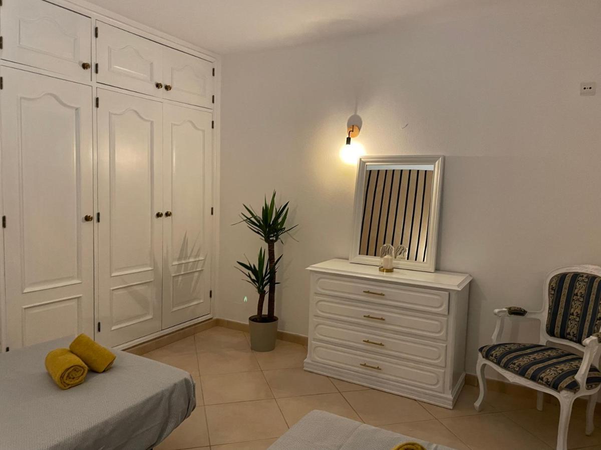Travellers Guesthouse Lagos Dış mekan fotoğraf