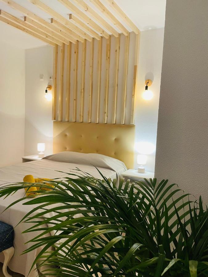 Travellers Guesthouse Lagos Dış mekan fotoğraf
