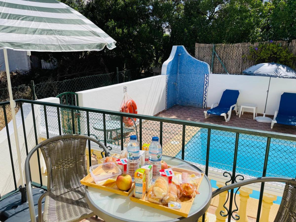 Travellers Guesthouse Lagos Dış mekan fotoğraf