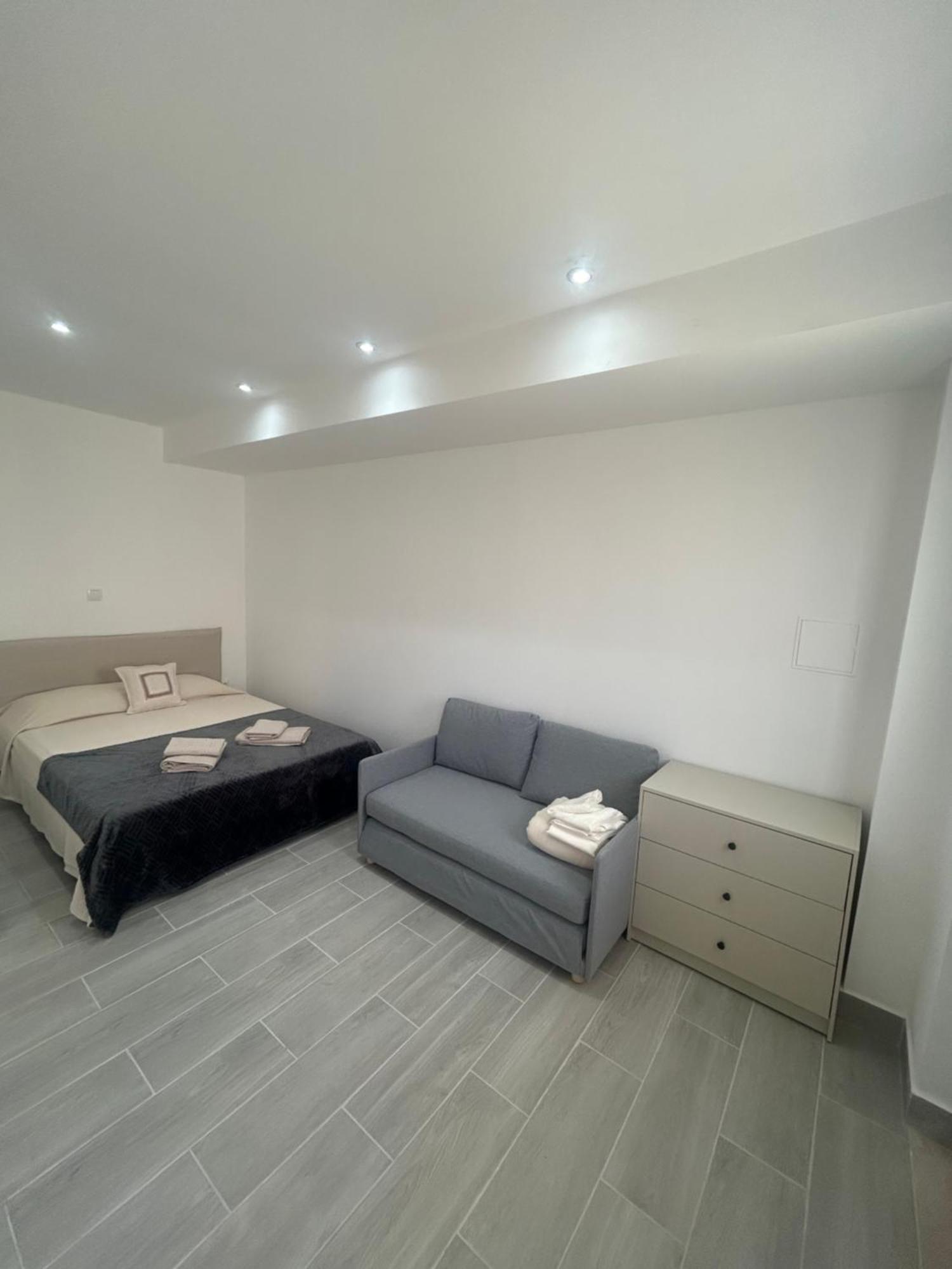 Travellers Guesthouse Lagos Dış mekan fotoğraf