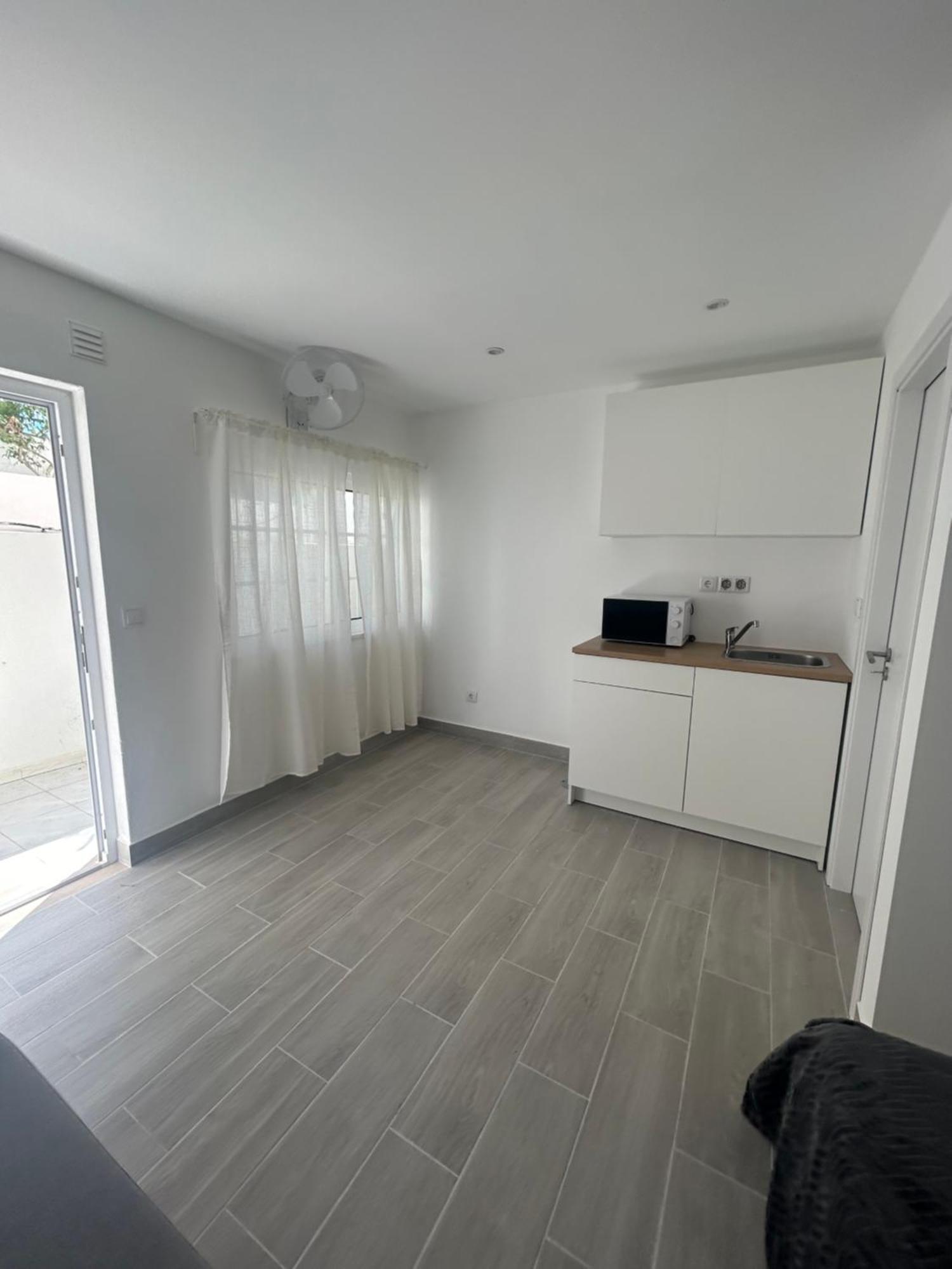 Travellers Guesthouse Lagos Dış mekan fotoğraf