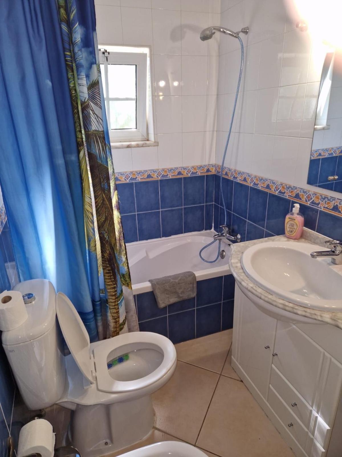 Travellers Guesthouse Lagos Dış mekan fotoğraf