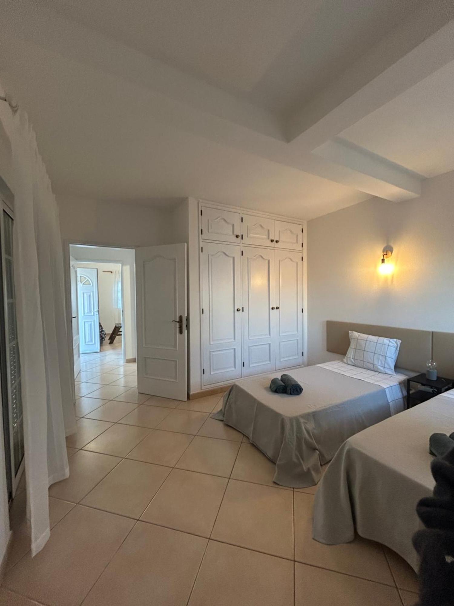 Travellers Guesthouse Lagos Dış mekan fotoğraf