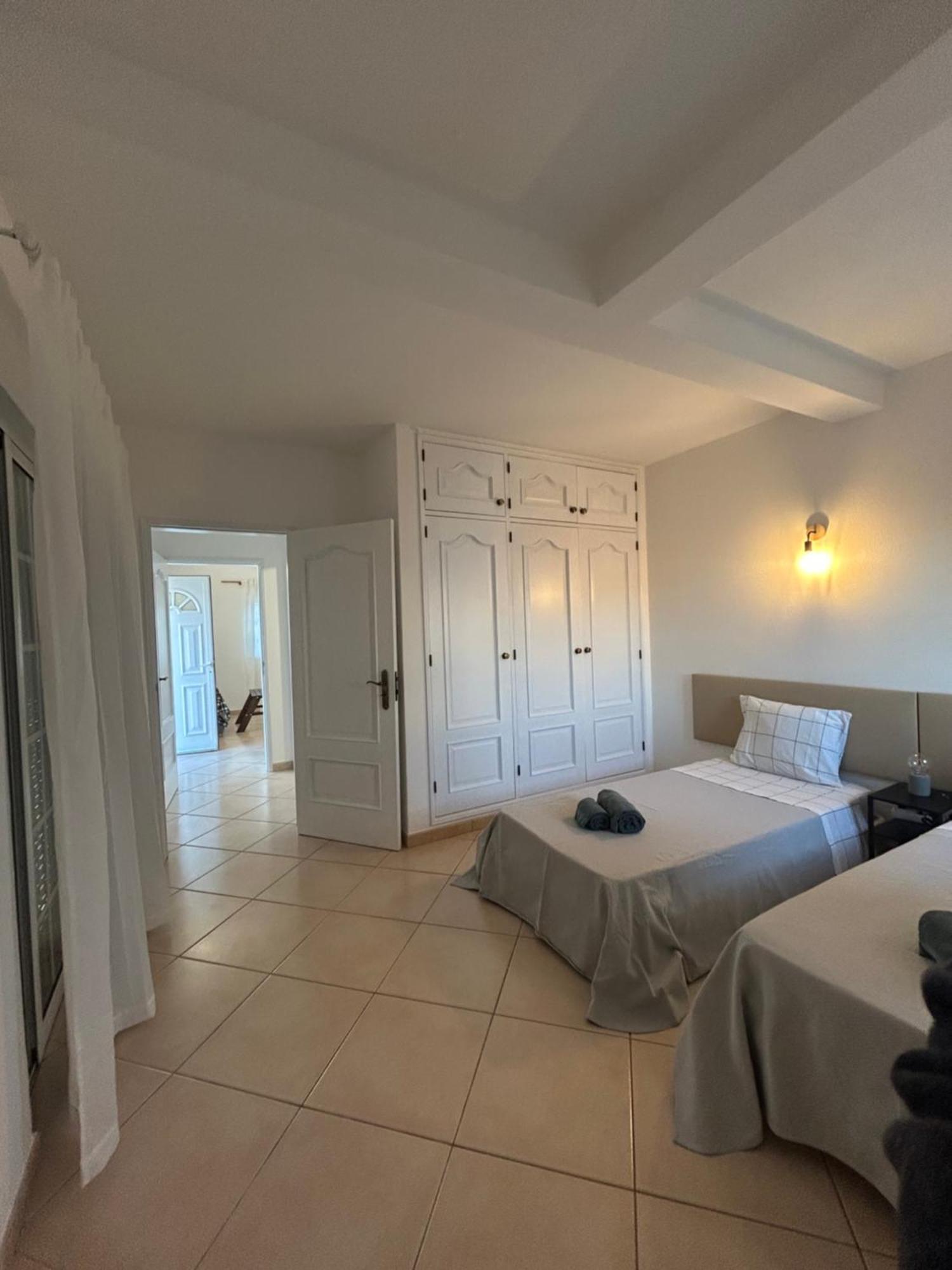 Travellers Guesthouse Lagos Dış mekan fotoğraf