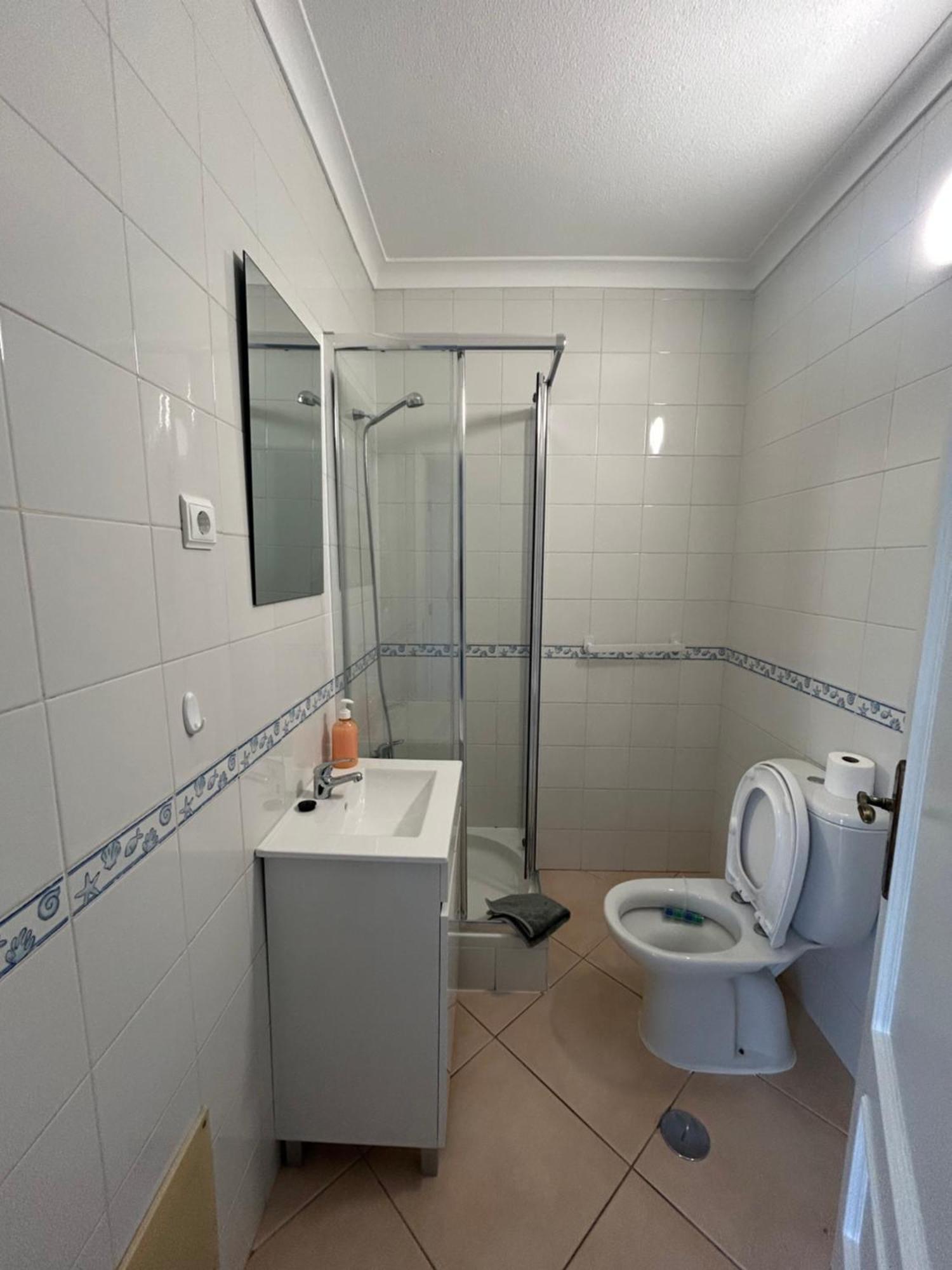 Travellers Guesthouse Lagos Dış mekan fotoğraf